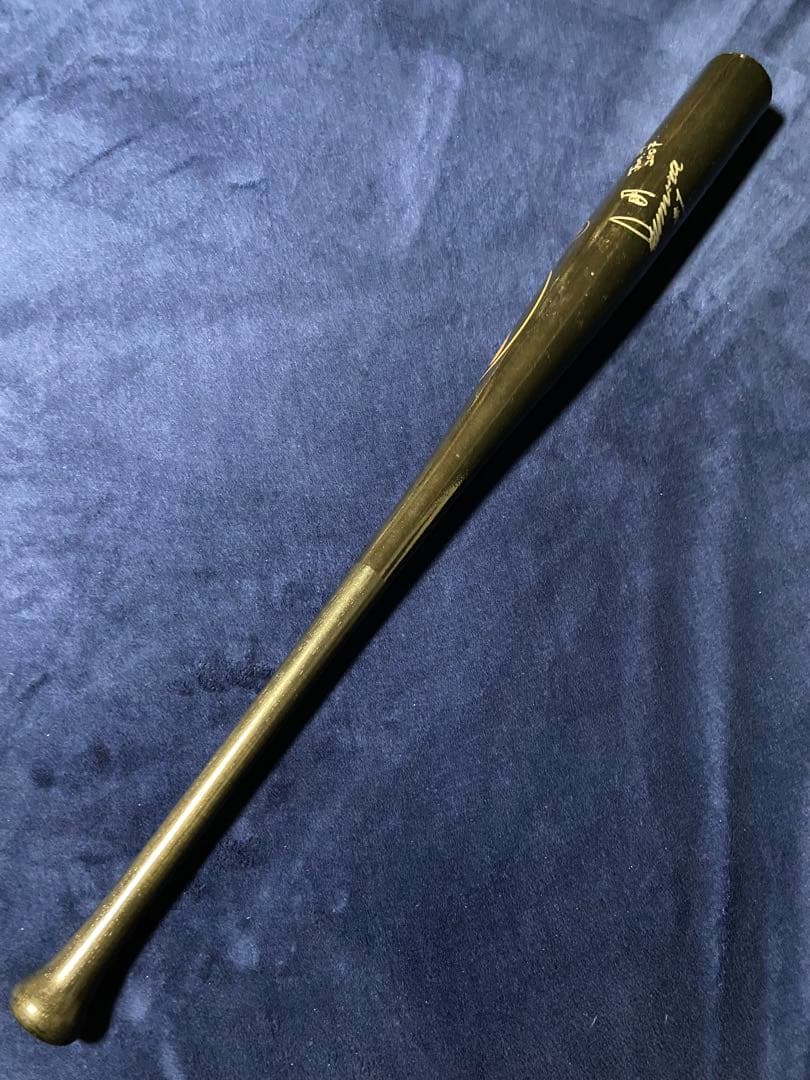 岩村明憲選手実使用サイン入り支給品バット（東京ヤクルトスワローズ時代）