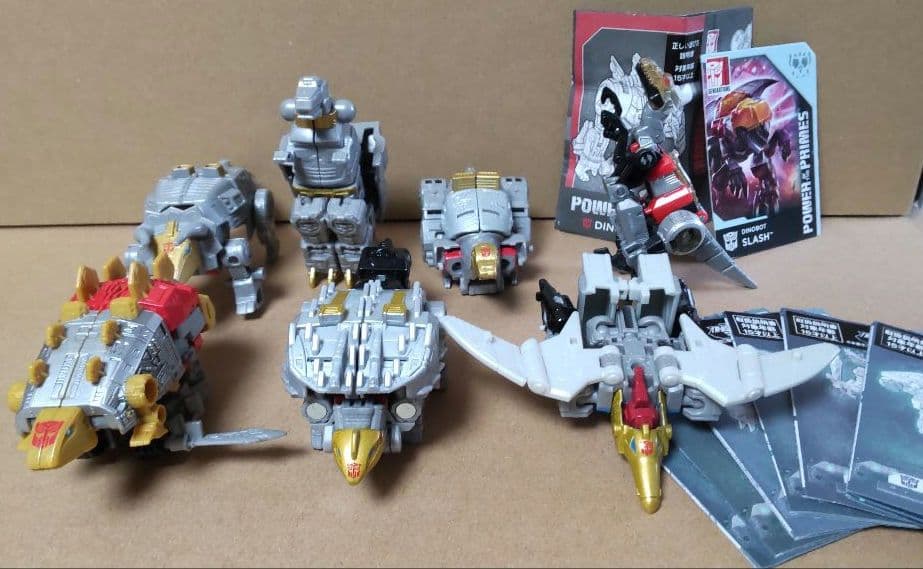 トランスフォーマー ボルカニカス と スラッシュ