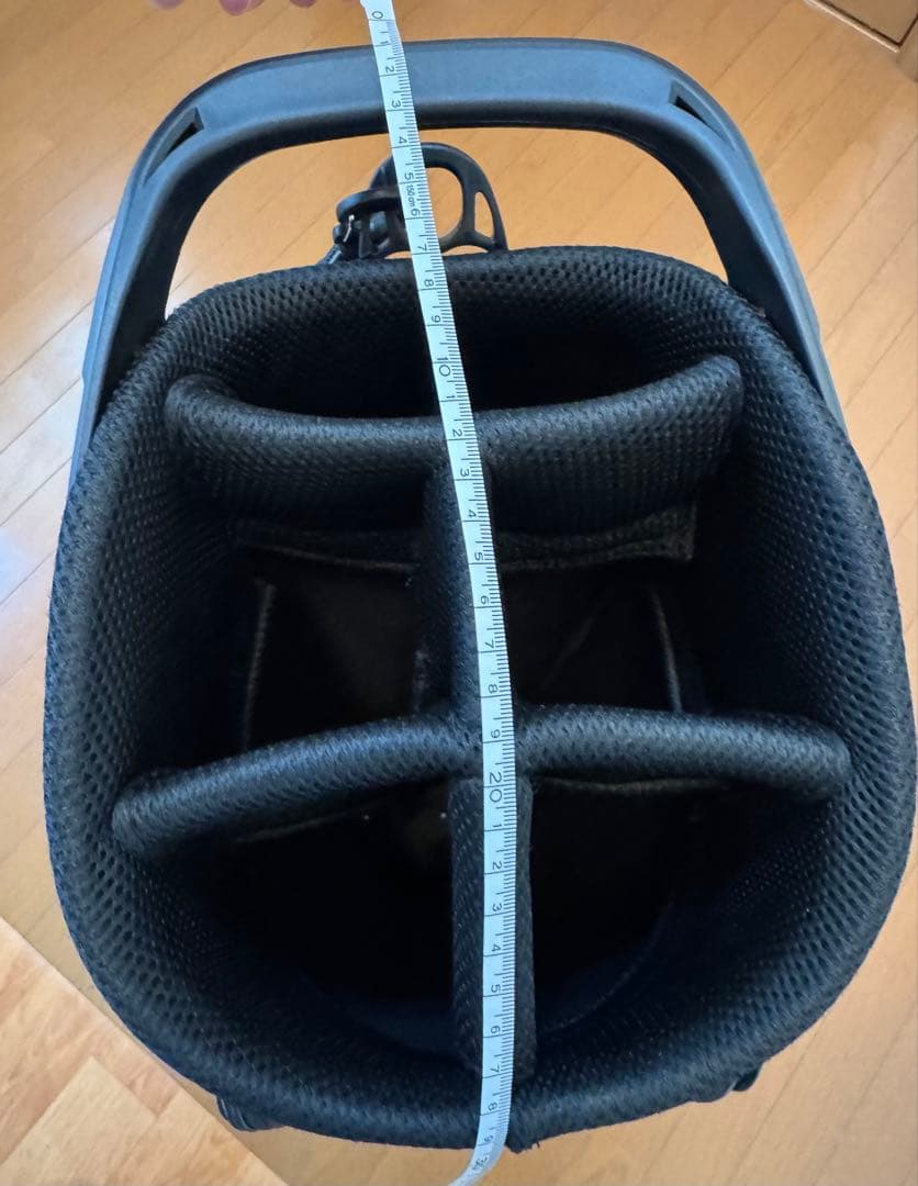 新品　ADMRIAL ゴルフバッグ ブラック/シルバー （フード付き、送料込）