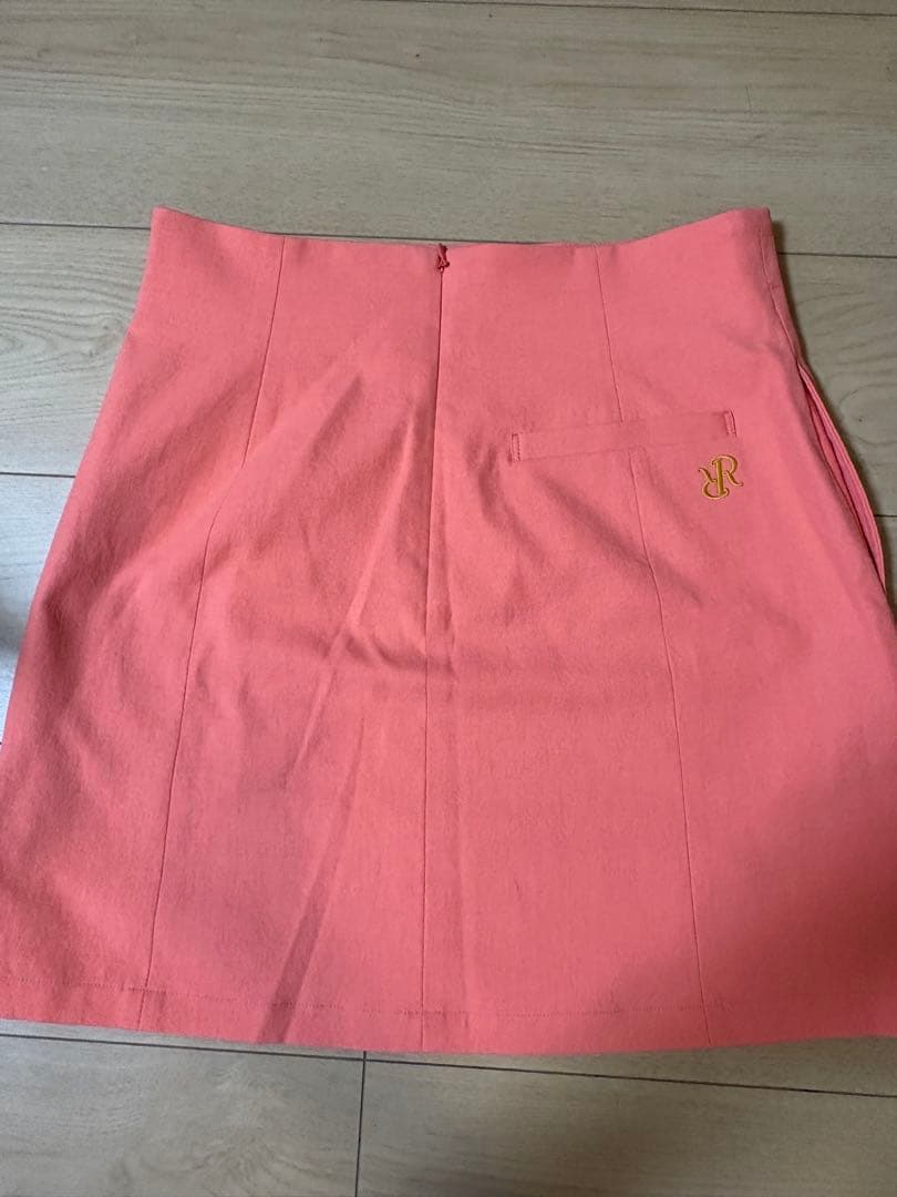 レザレクション　スカート