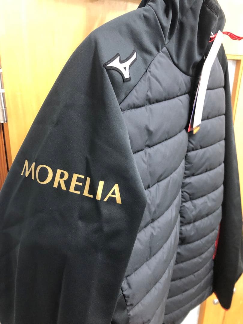 【新品¥9.250引き！】ミズノ MORELIAテックフィルブルゾン