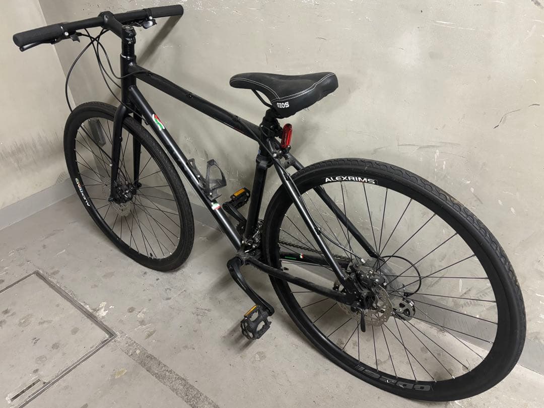 GIOS クロスバイク本体　ブラック　ボトルホルダー付