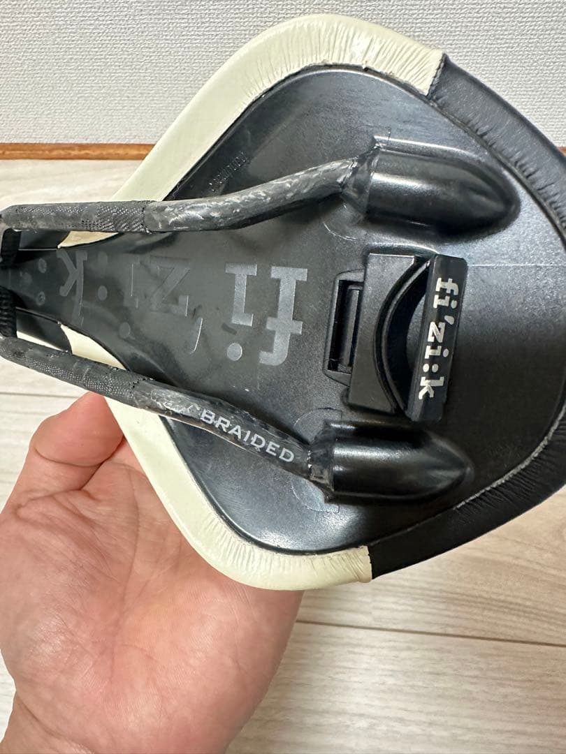 Fizik Antares Carbon 145mm サドル