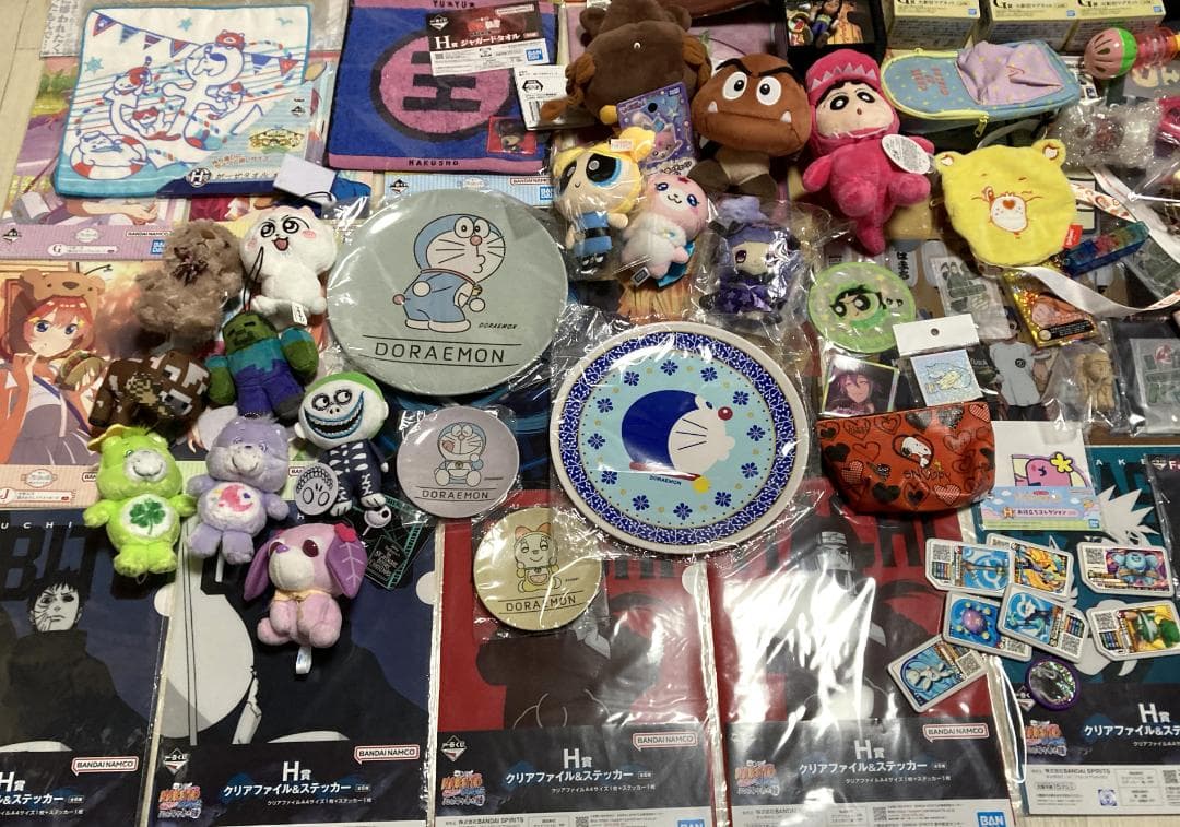 アニメグッズ　大量まとめ売り　160点以上　鬼滅　ナルト　五等分　ドラえもん　他