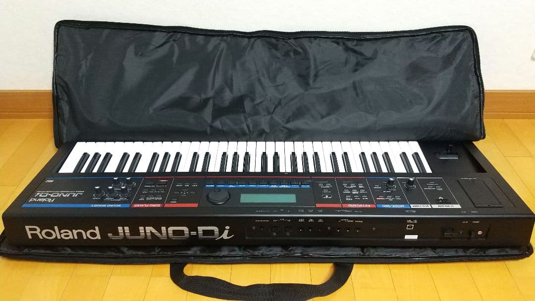 【美品】軽量 Roland JUNO-Di シンセサイザー ソフトケース付属