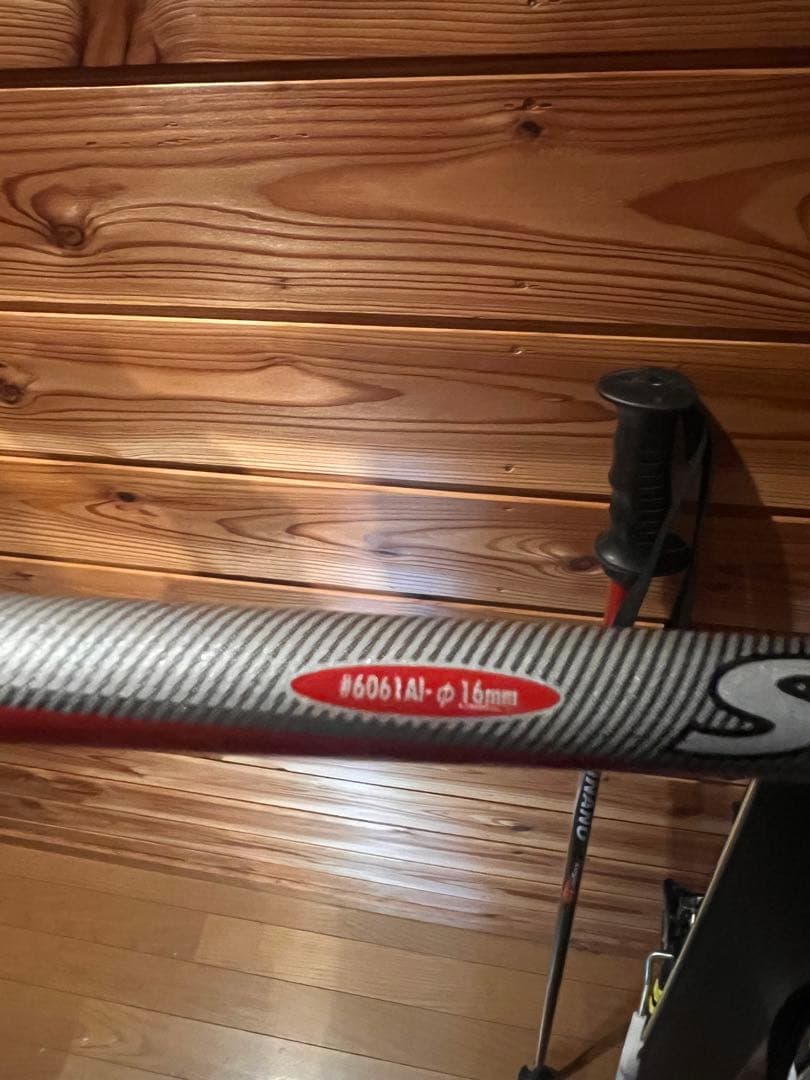 SALOMON　サロモン　スキー板　X-DRIVE 8.3　176cm　ストック