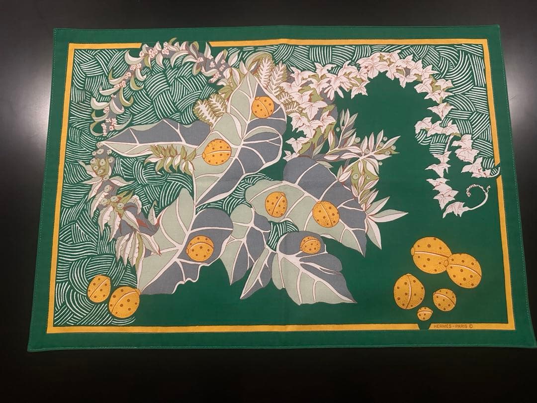 週末SALE⭐︎HERMES エルメスマットてんとう虫　草花柄　コットンフランス製