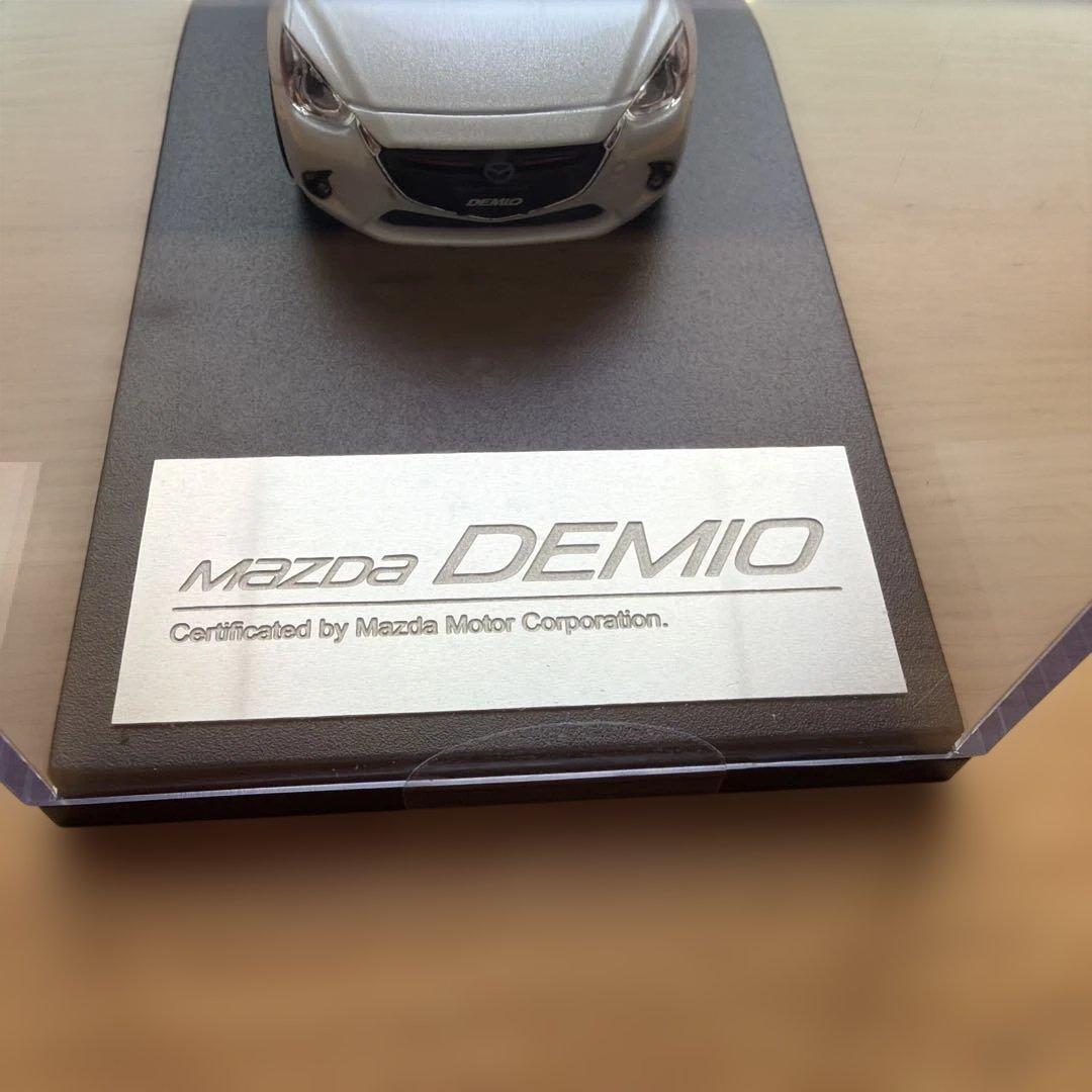 マツダ　Mazda デミオ ミニカー ホワイト