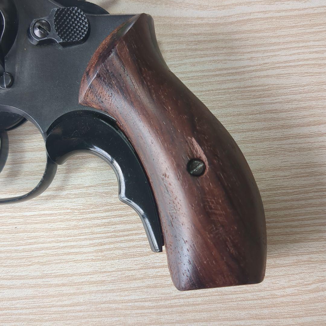 コクサイリボルバー(マグナム) .357 Magnum 日本製 木グリに小傷あり