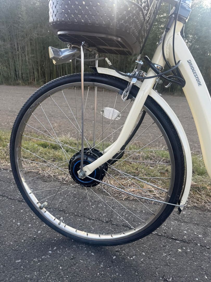 ホワイト 電動アシスト自転車 シティタイプ