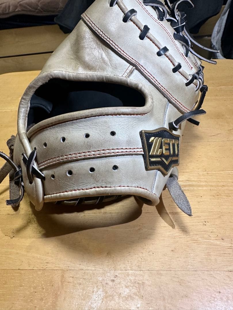 ZETT硬式用ファーストミットネオステータス