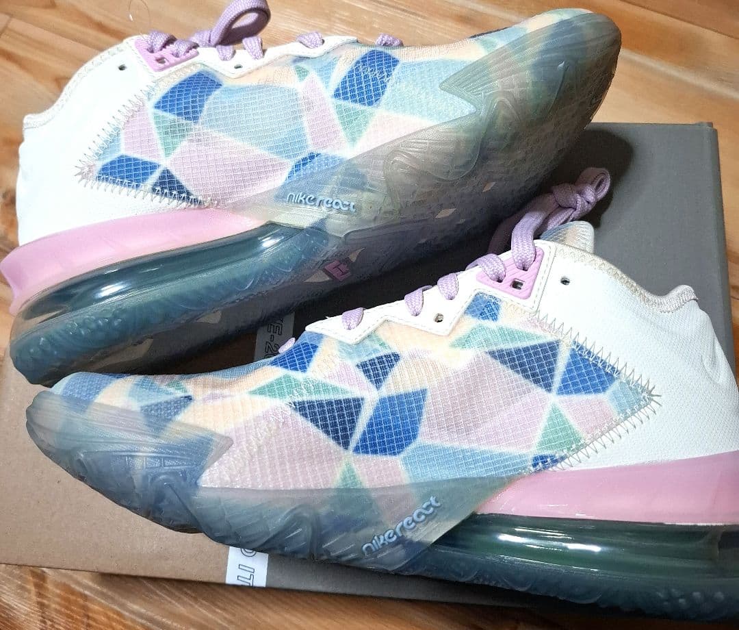 NIKE LEBRON 18 LOW スニーカー 24.5