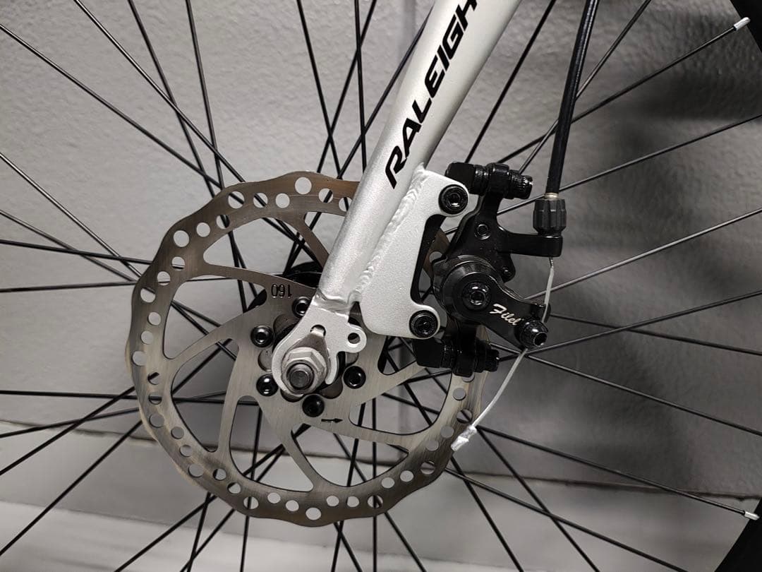 アルミロードバイク　ディスクブレーキ
