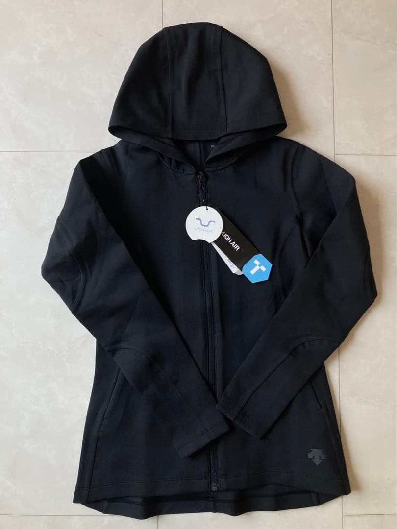 新品　未使用　DESCENTE デサント　ウェア　ブラック　黒　M スポーツ