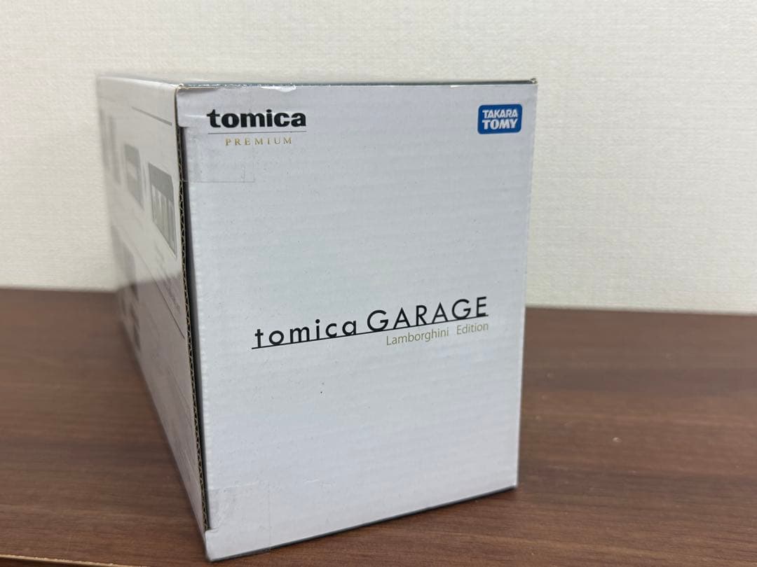 【新品未使用品】トミカ　ガレージ　ランボルギーニエディション トミカプレミアム