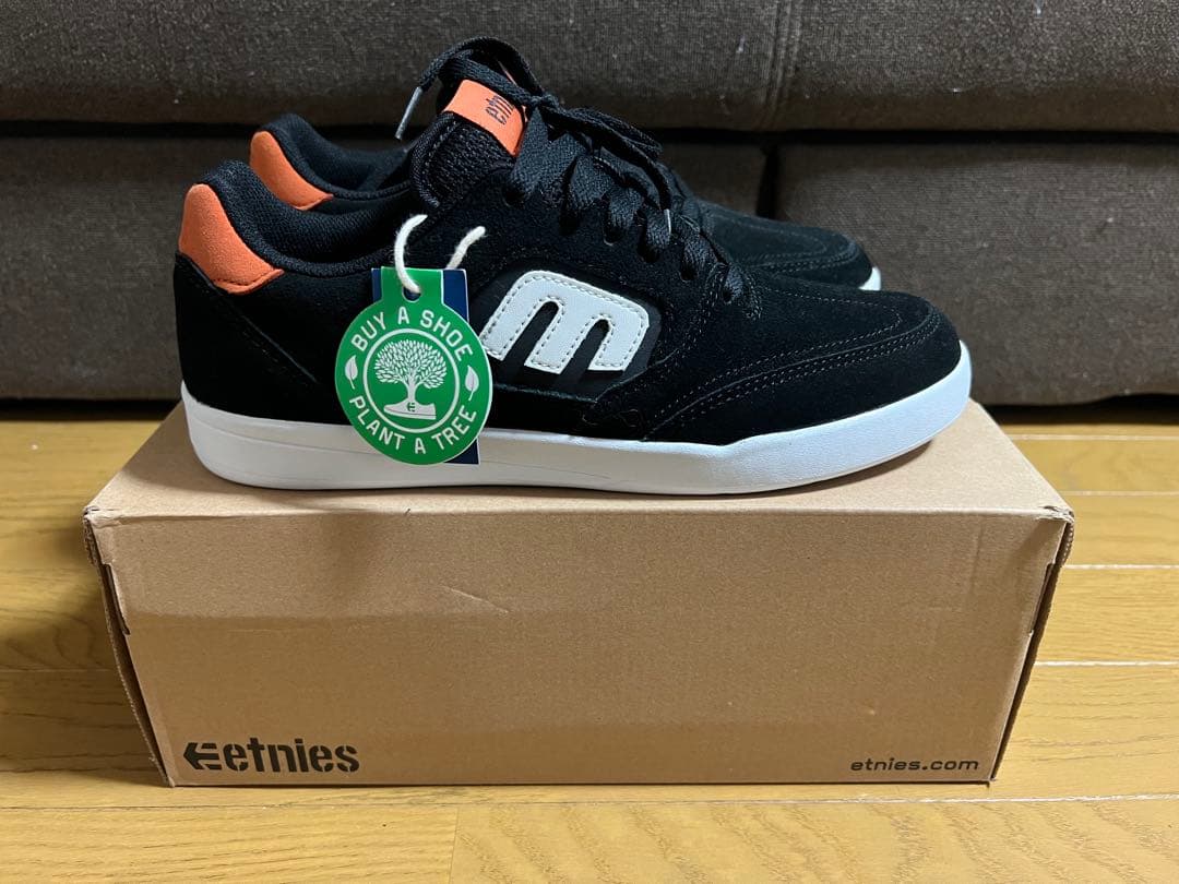 etnies スエードスニーカー 黒/オレンジ