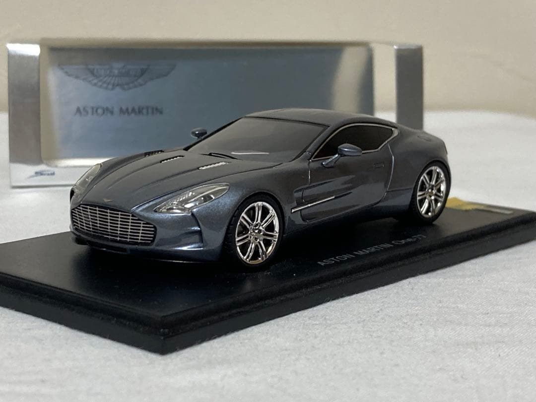 アストンマーティン one-77 スパーク製 1/43スケール
