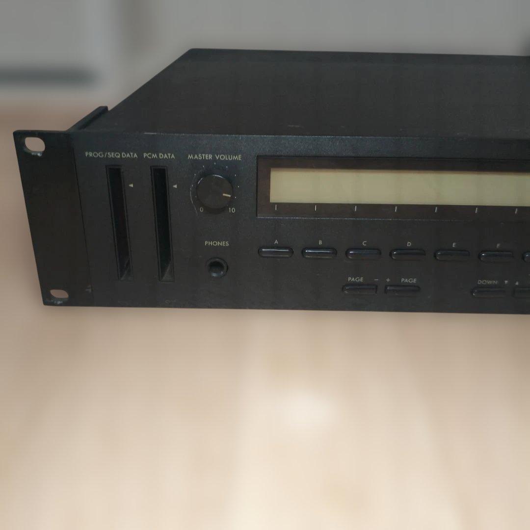 KORG M1R music workstation シンセサイザー