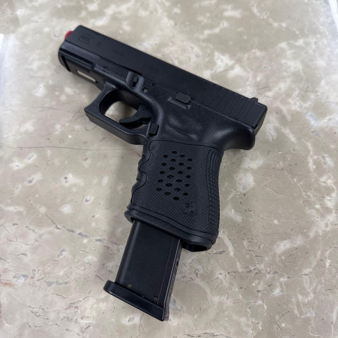 ④GLOCK 19 ガスガン、マガジン付き