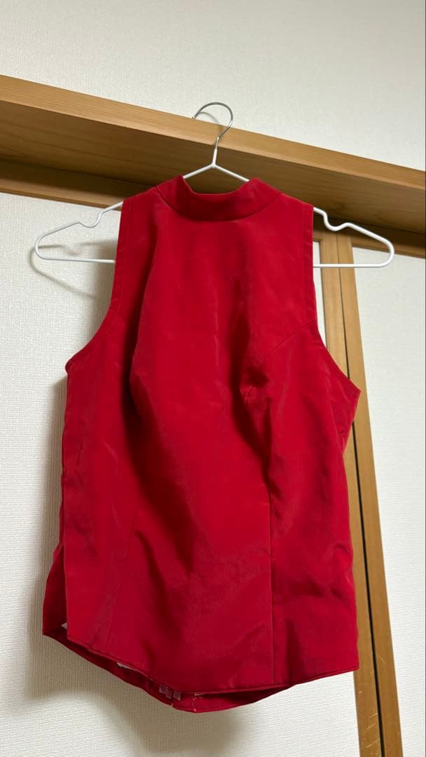 赤いフラメンコのトップス・ファルダ