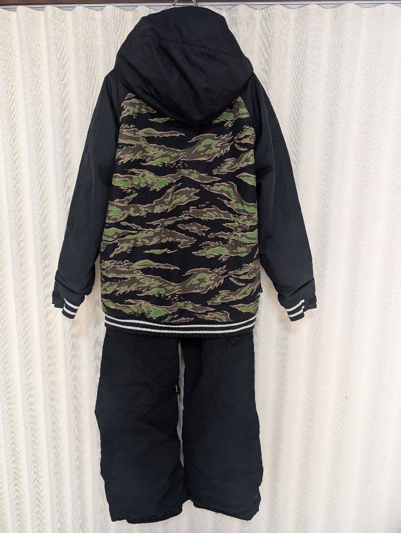 BURTONスノーボードウェア上下セットキッズMバートン（カモフラ）