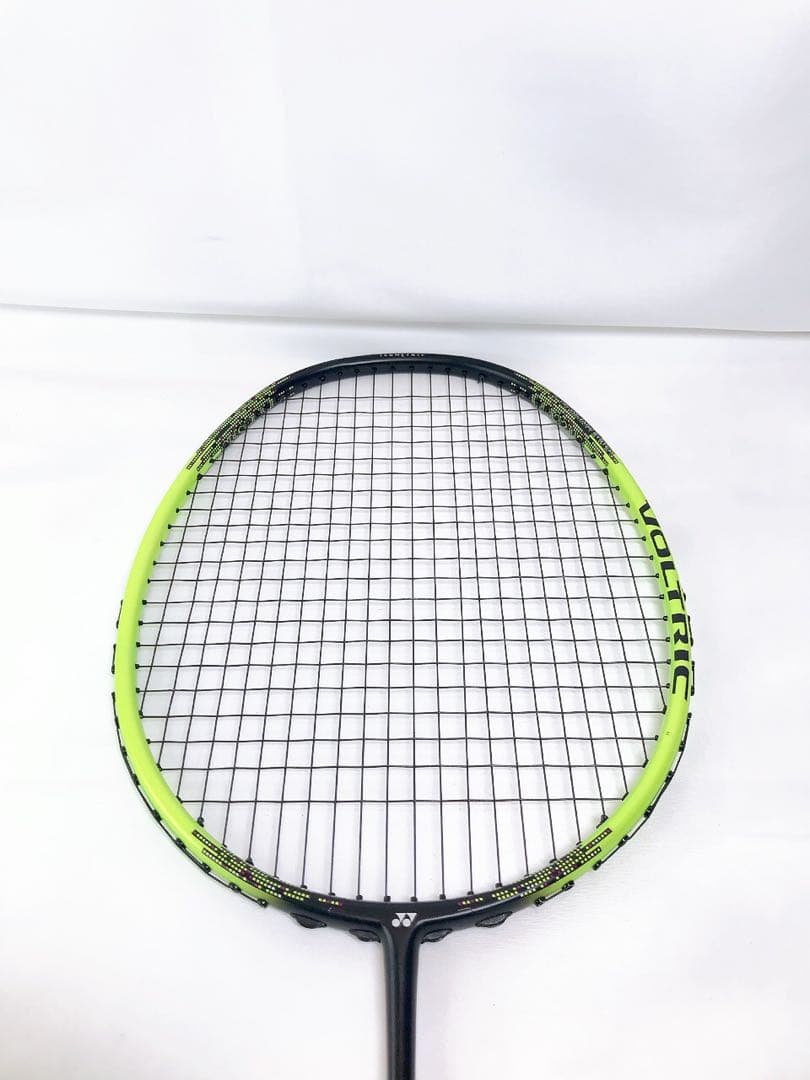 【美品】YONEX VOLTRIC30 ボルトリック30 5UG5 イエロー
