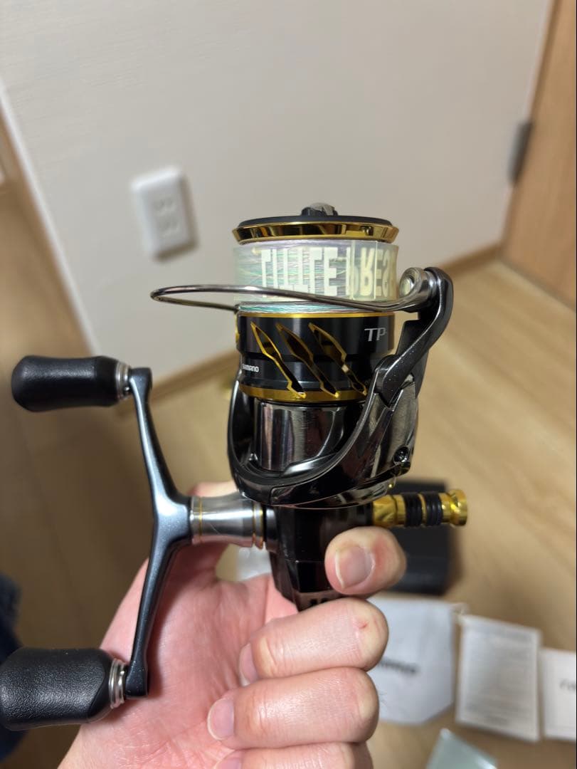 美品　SHIMANO TWIN POWER C3000MHG スピニングリール