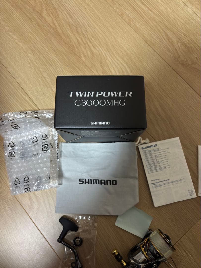 美品　SHIMANO TWIN POWER C3000MHG スピニングリール