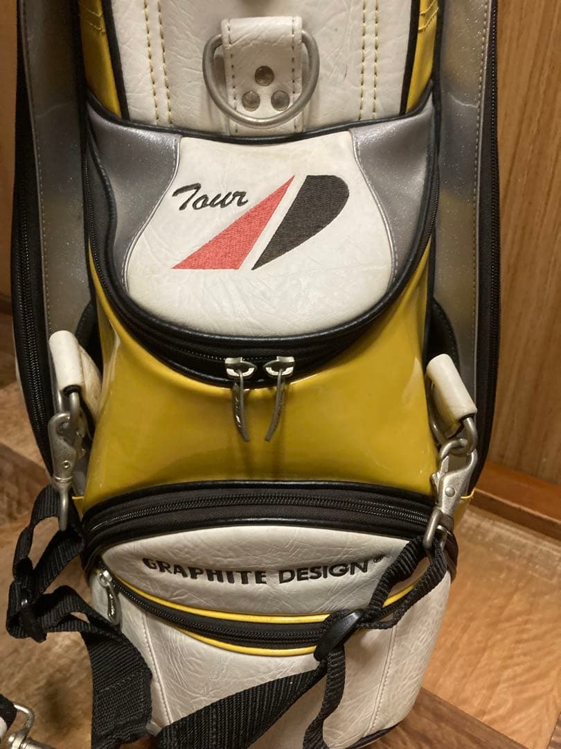 Tour AD 3点式ツアーキャディーバッグ　フード付属