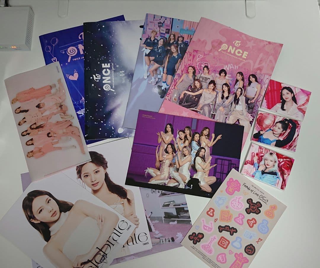 TWICE グッズセット CD フォトカード ペンライトなど