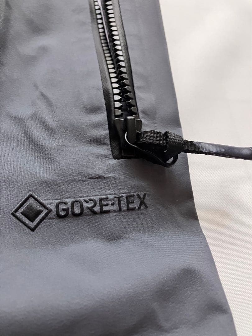 Volcom gore tex guide パンツ　Mサイズ