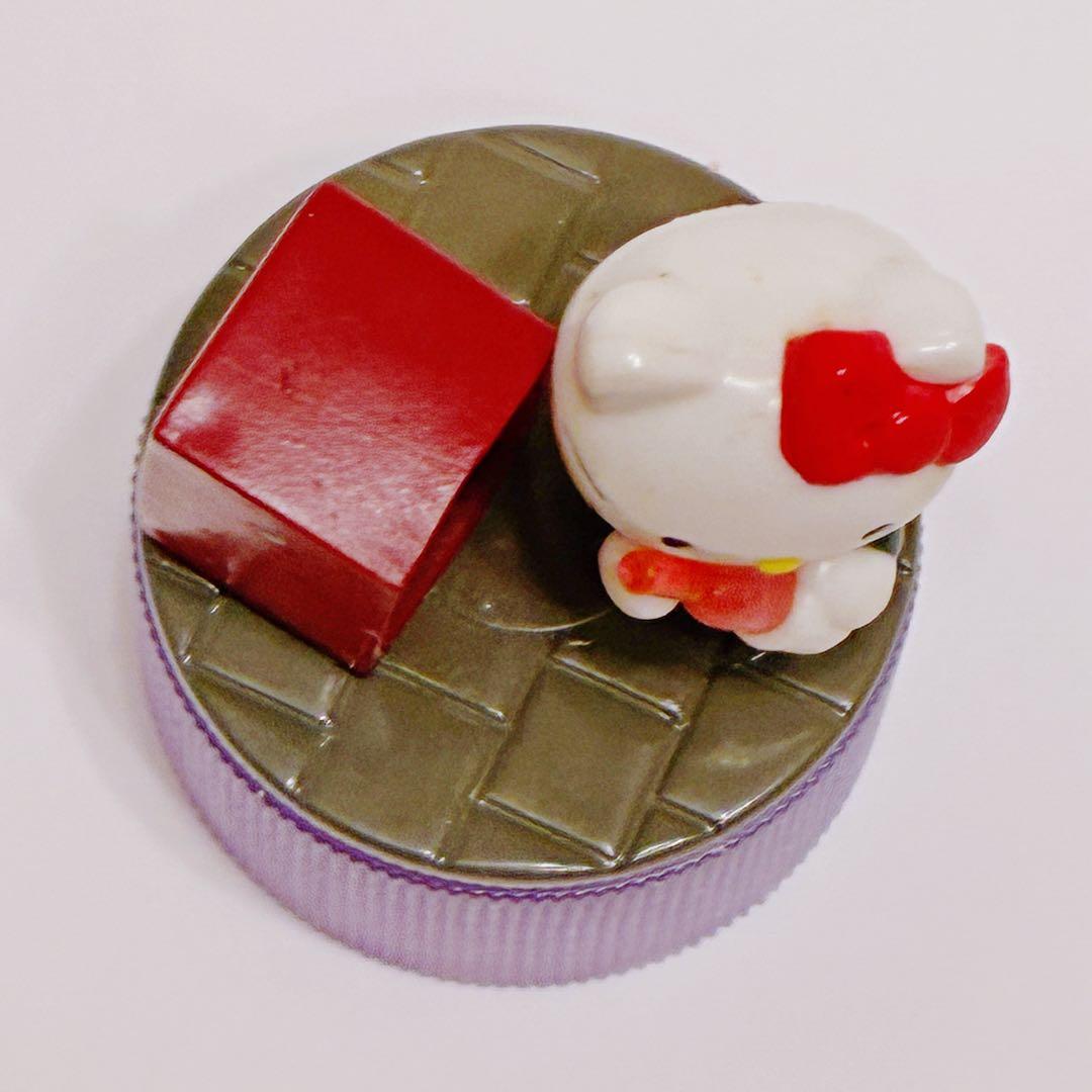 ハローキティ ボトルキャップ　4個セット　2004年