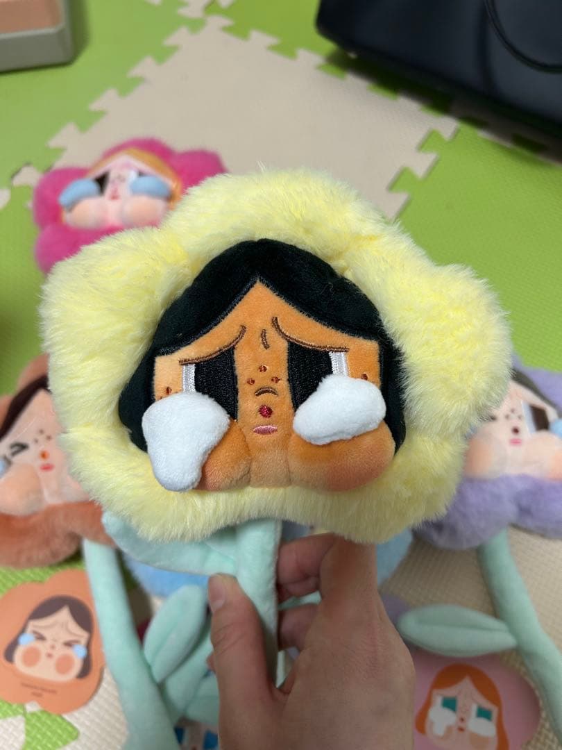 【popmart Cry baby】花のぬいぐるみ6個セット