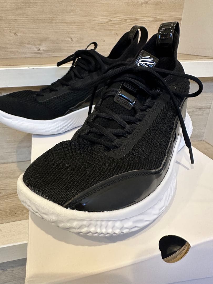 Under Armour CURRY8バスケットシューズ ブラック