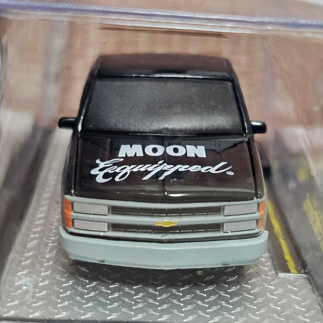 M2マシーン　ムーンアイズ　シボレー　C1500 　1/64　新品未開封