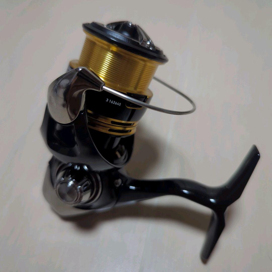 美品 ダイワ 23 レガリス 2000S-XH DAIWA LEGALIS