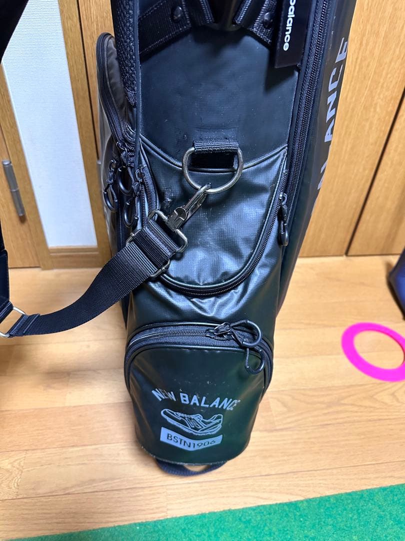 New Balance 原宿店限定ゴルフバッグ（パターとボール1スリーブ付き）