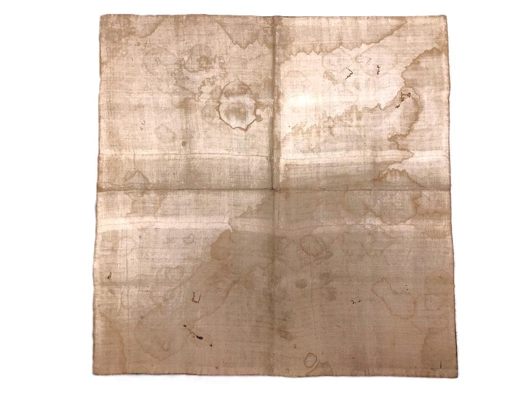 【 江戸初期の古裂 】　四角内敷　銀糸織物　66×64.5ｃｍ