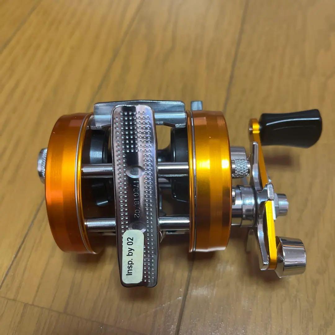 Abu Garcia 2500cサンセットオレンジ