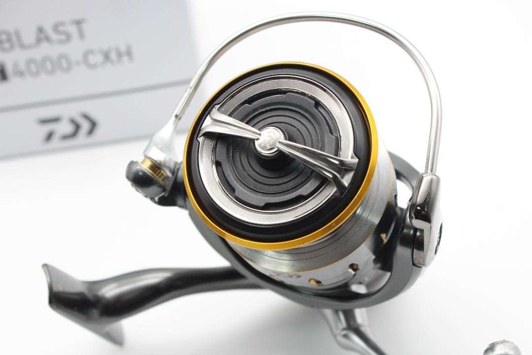 DAIWA ダイワ 18 ブラスト LT 4000-CXH スピニングリール
