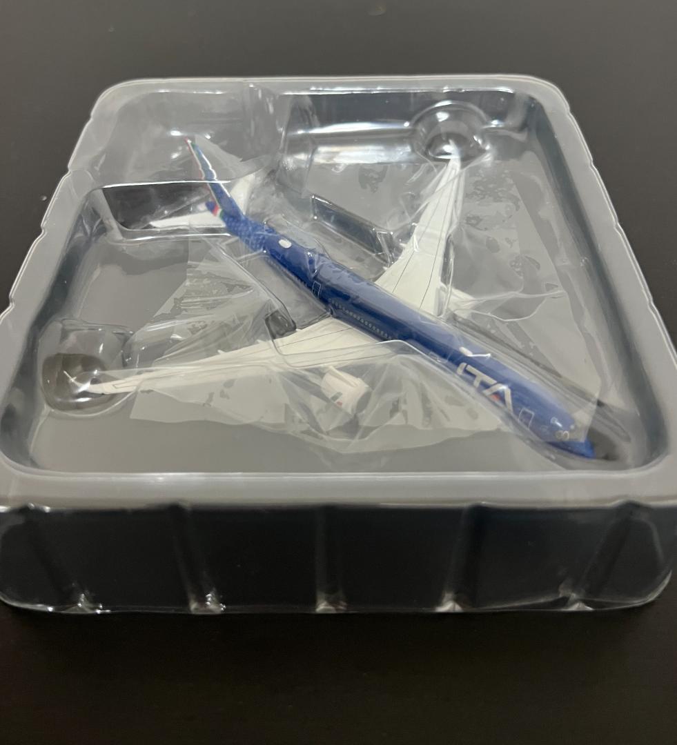 ヘルパ　飛行機模型　ITA航空　A350-900 1/500