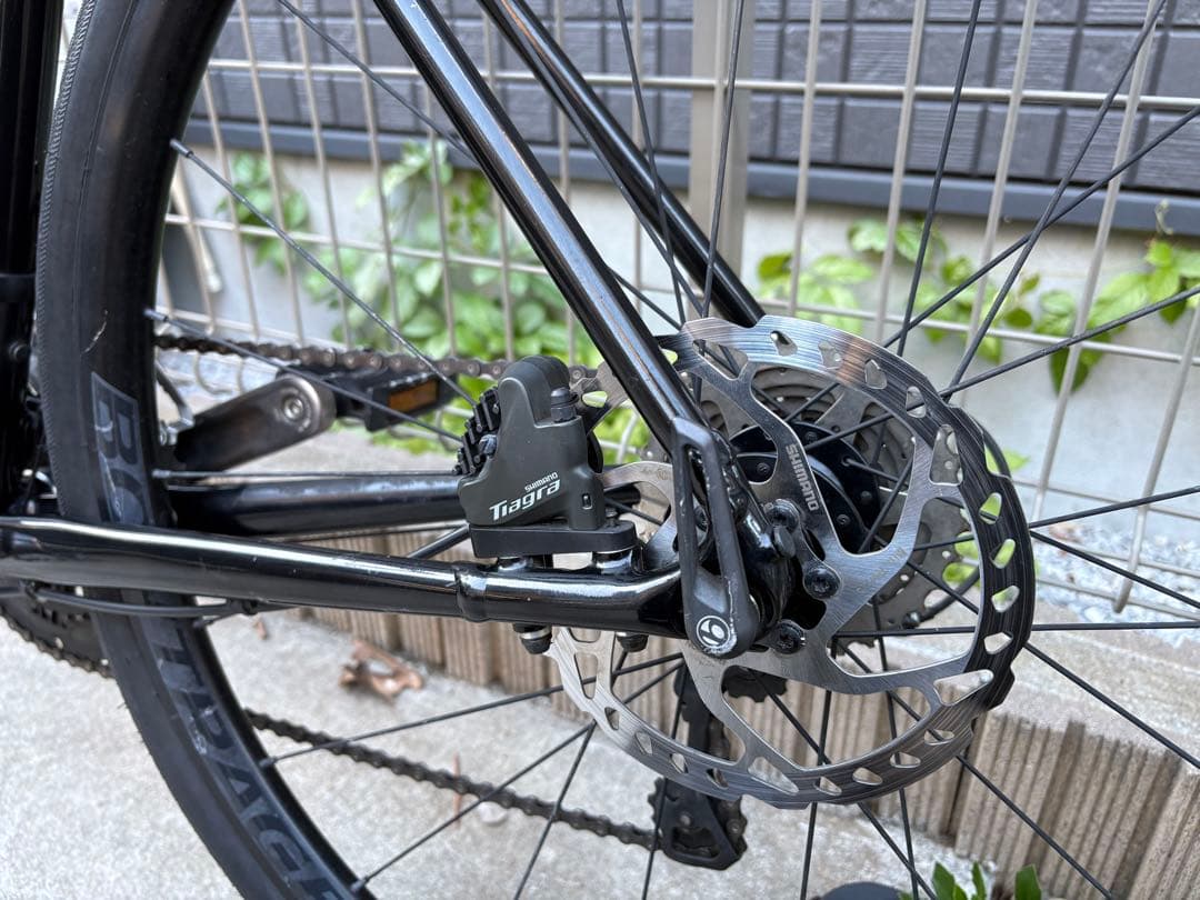 Trek ブラック ロードバイク Tiagra
