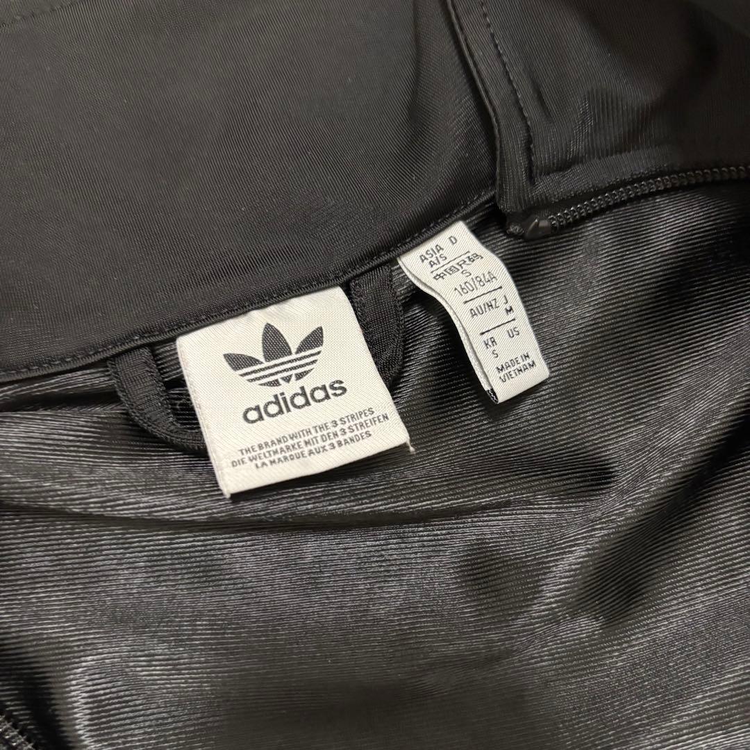 adidas トラックジャケット 黒　Mサイズ
