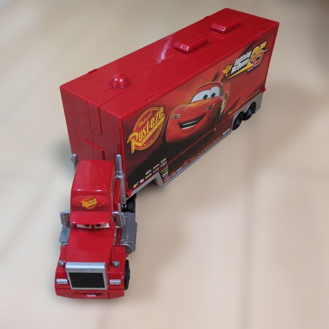 【週末セール】カーズトミカ たくさんのせよう！おおきなマック トレーラー