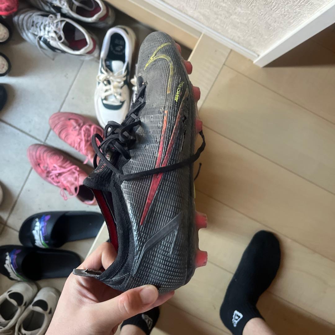 Nike スパイクシューズ ブラック/レッド/イエロー