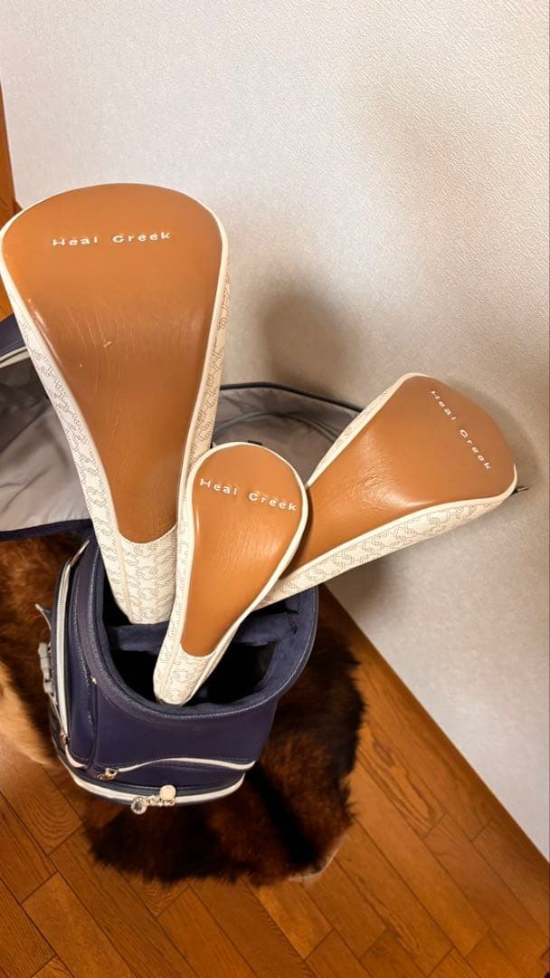 ヒールクリーク　レディースキャディーバック おまけのヘッドカバー付き