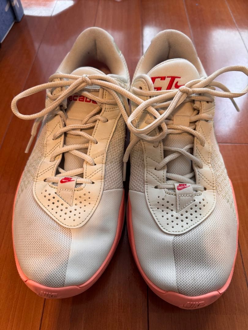Nike GT カット　シューズ ホワイト/サーモンピンク