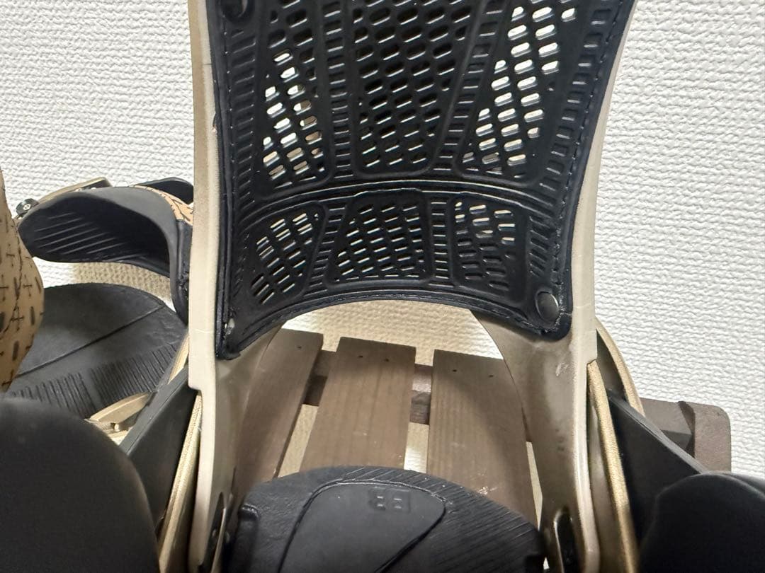 BURTON MALAVITA EST Ｓサイズ　ビス付