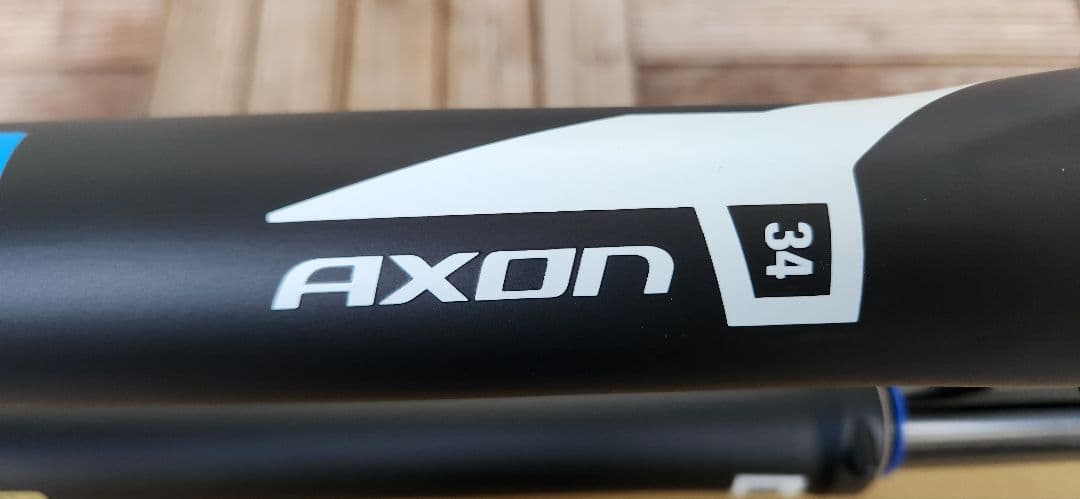 SR SUNTOUR サスペンションフォーク XC 100mm カーボンコラム