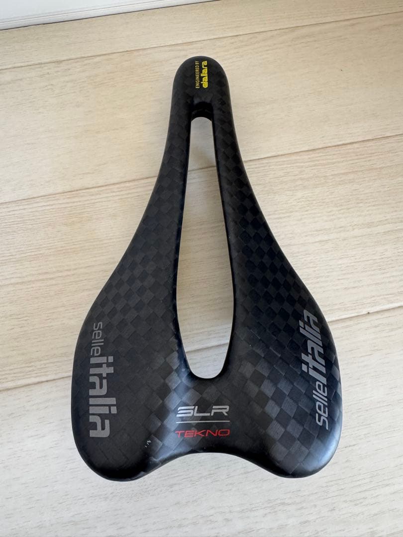 セライタリア　selle italia SLR サドル カーボン製 ブラック